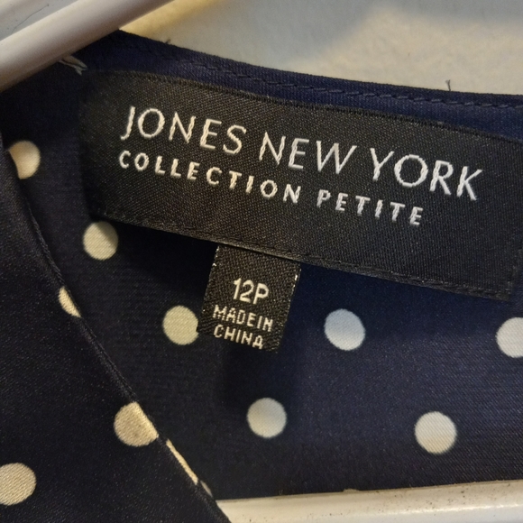 Jones New York Polka-dot Sleevless Blouse - Picture 2 of 4